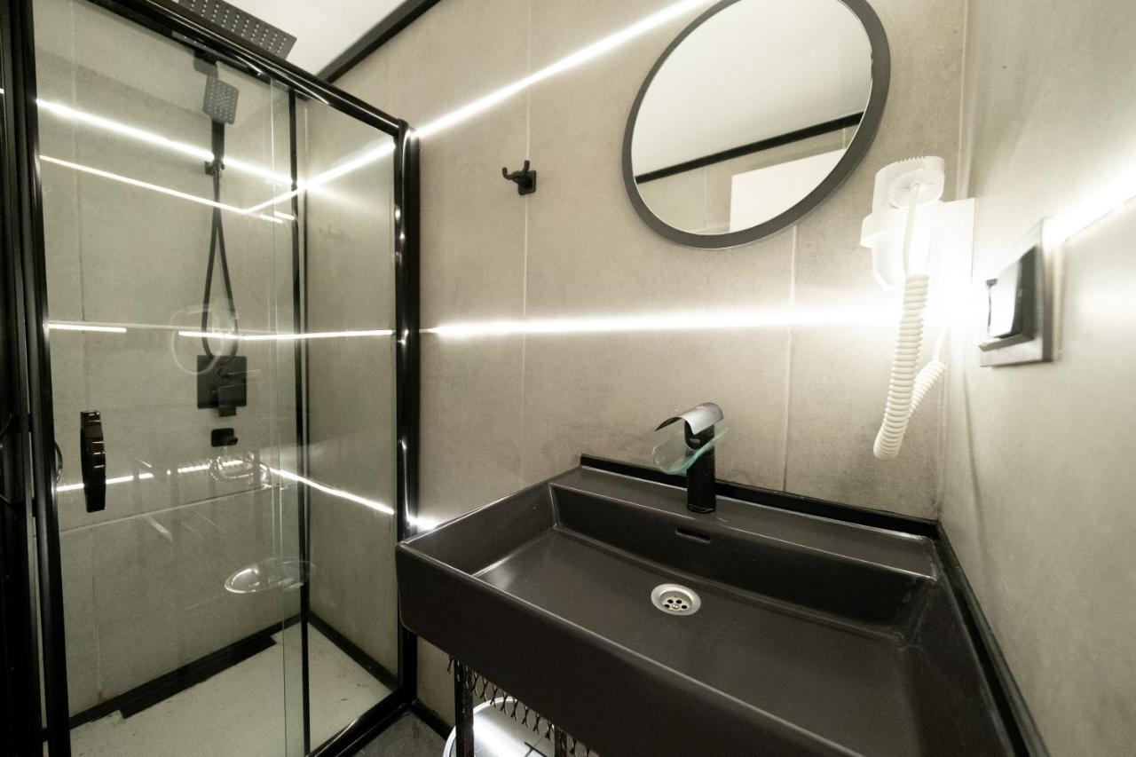 Frame Hotel & Suites Стамбул Экстерьер фото
